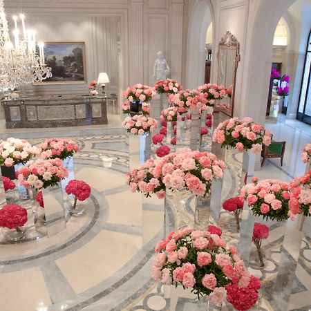 Four Seasons Hotel George V Paris Dış mekan fotoğraf